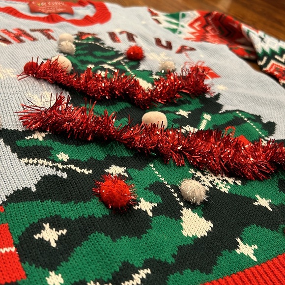 Ugly Christmas Sweater Light it Up Sz M NWOT Christmas tree Tinsel - Picture 5 of 11